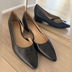 Naturalizer Black Leather Flats